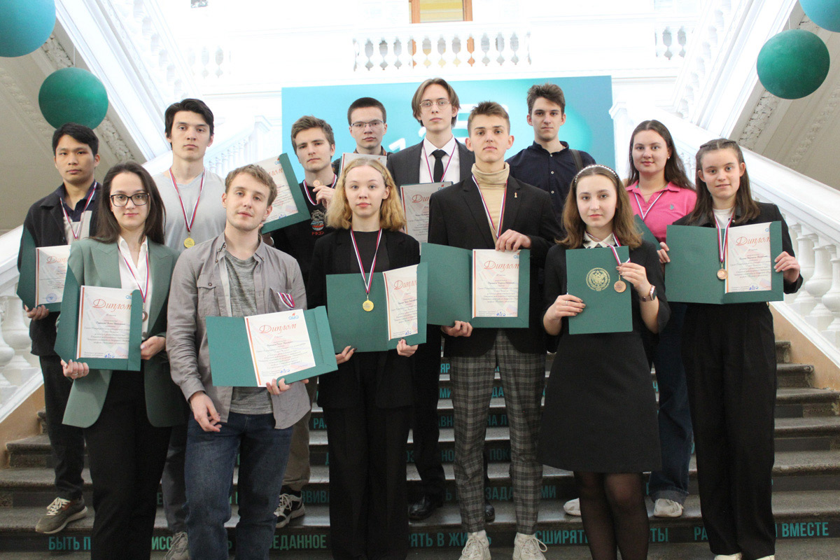 Студенты ИММиТ получили медали и дипломы интернет-олимпиад