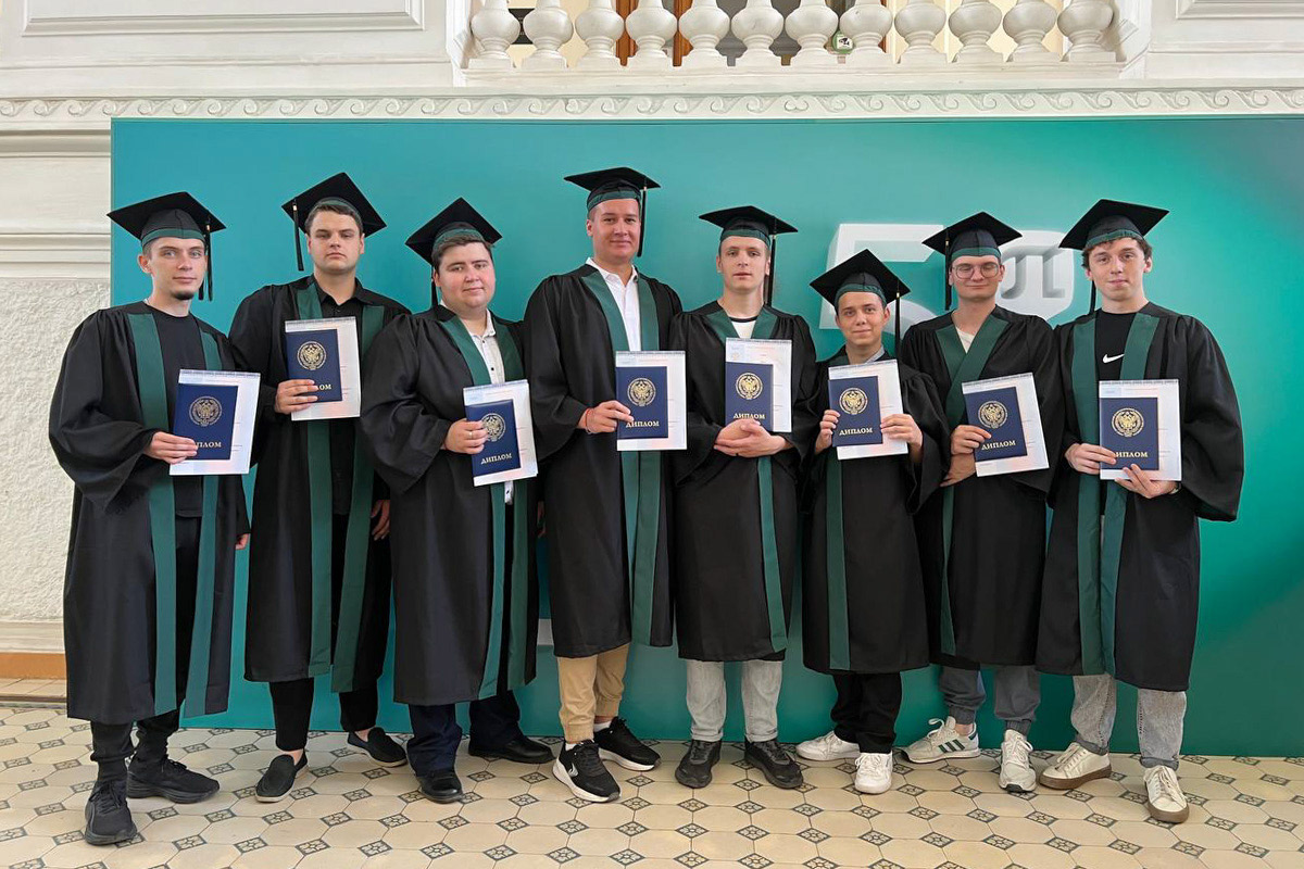 Первые студенты из Донбасса окончили Политех с двумя дипломами