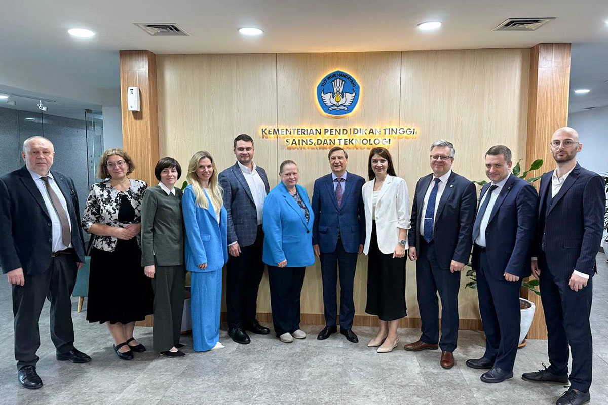 Доцент ВШТ принял участие в программе «Дни Политеха в Индонезии» Доцент ВШТ принял участие в программе «Дни Политеха в Индонезии»