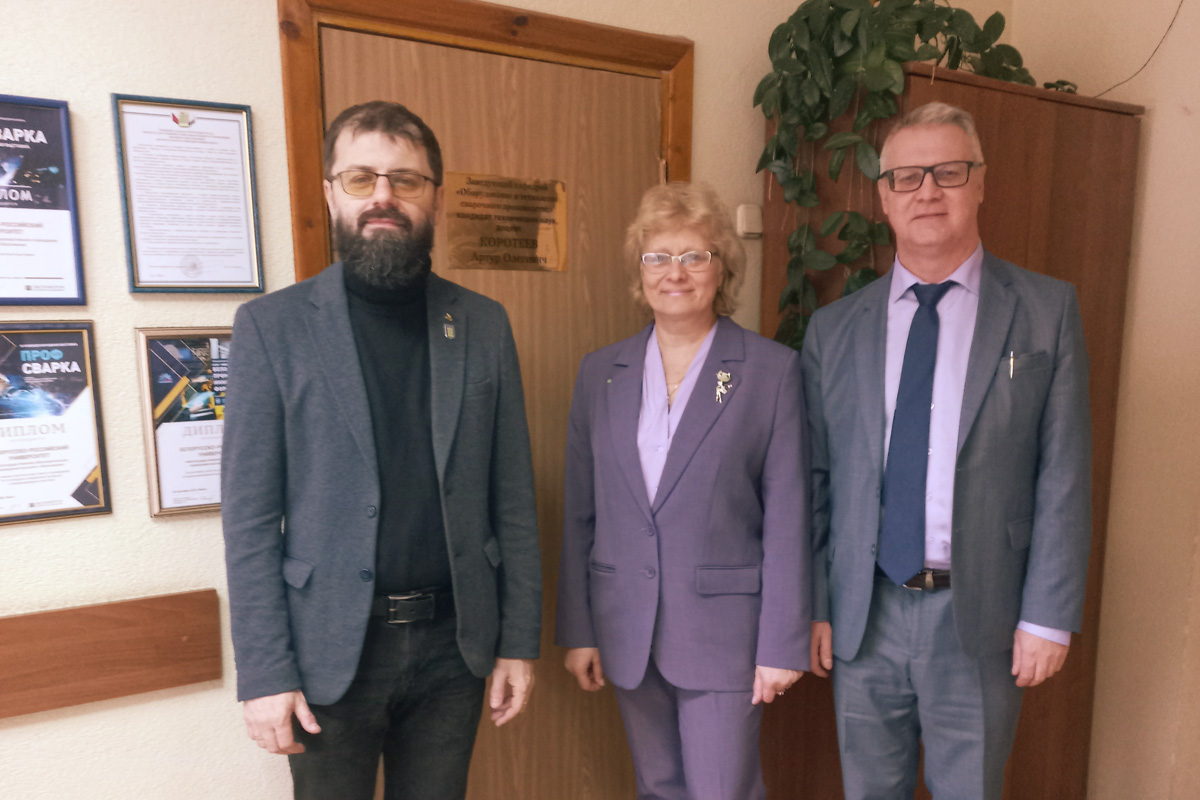 Преподаватели ВШФиТМ прочитали лекции по сварке в Белорусско-Российском университете