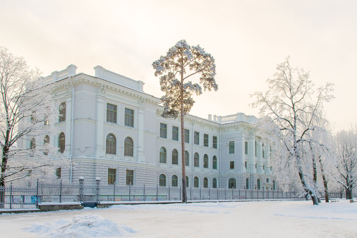 Преподаватели ВШПДиИП защитили кандидатские диссертации