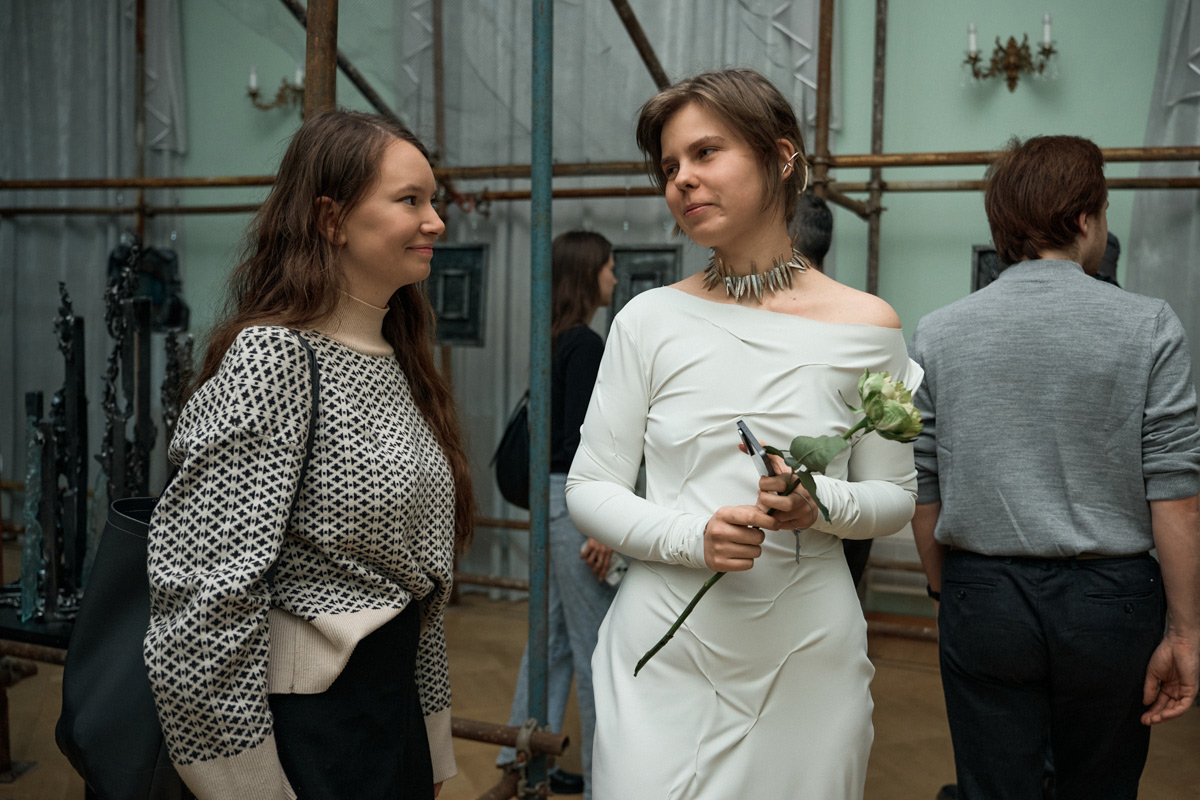 Металл как искусство: выпускники направления ТХОМ представили выставку «Эвтектика»