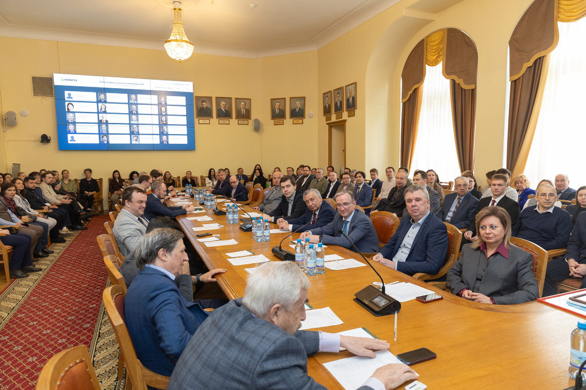 Трое преподавателей ИММиТ получили дипломы кандидатов наук на Учёном совете СПбПУ