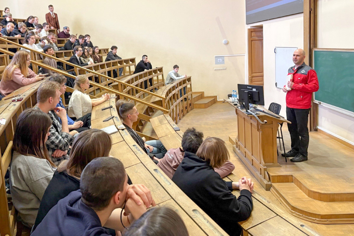 Рационализаторское движение: в Политехе прошла лекция Петербургского тракторного завода