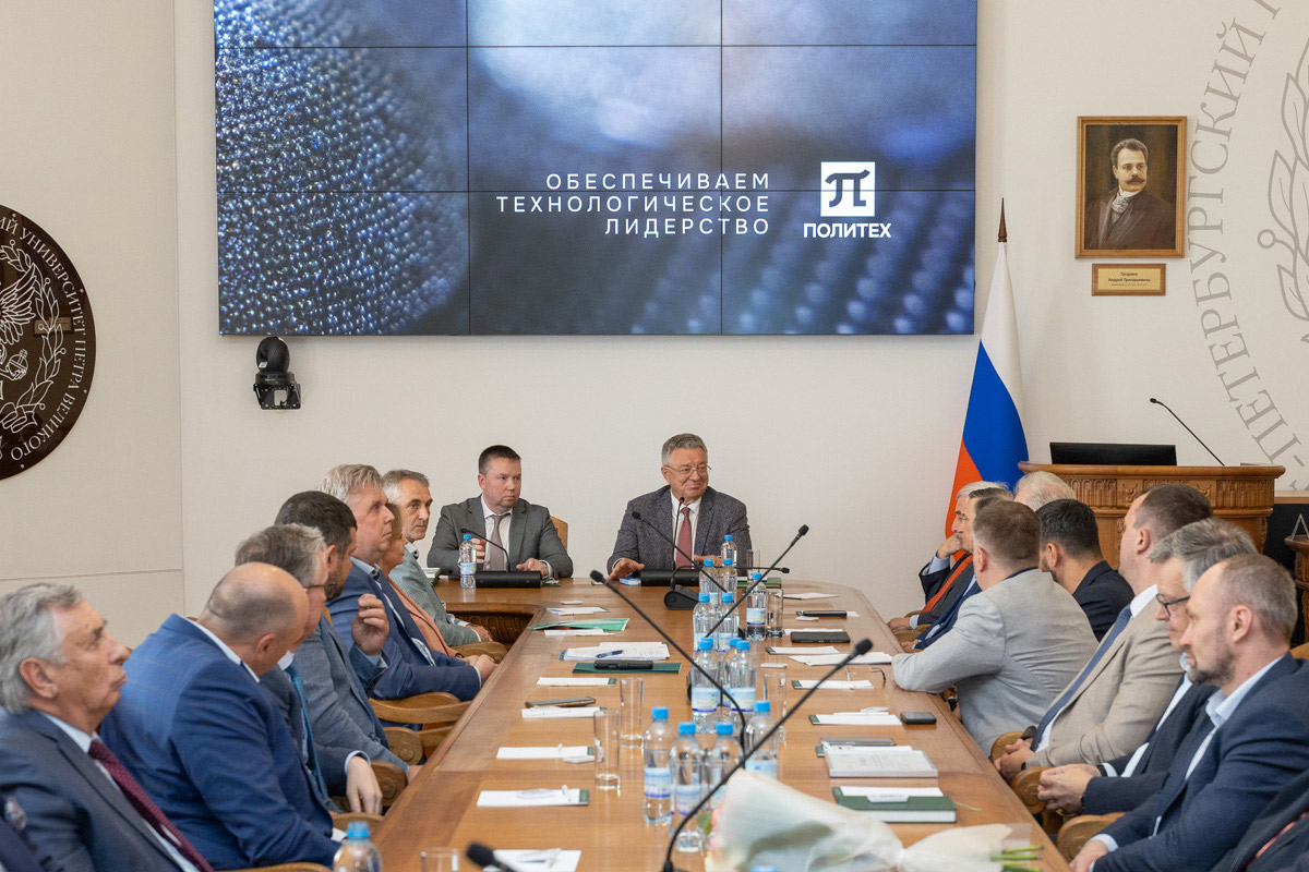 На Учёном совете СПбПУ наградили студентов и работников ИММиТ
